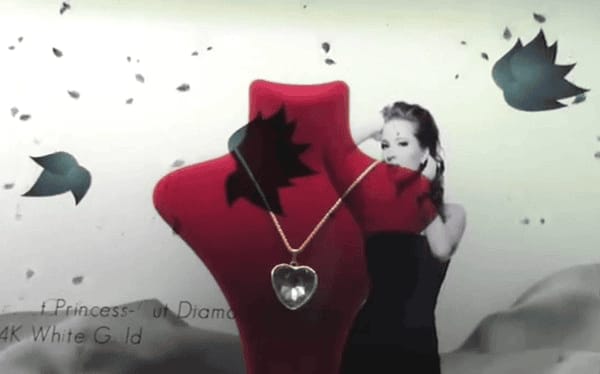 透明屏展示，呈現(xiàn)項(xiàng)鏈飾品的美妙之處